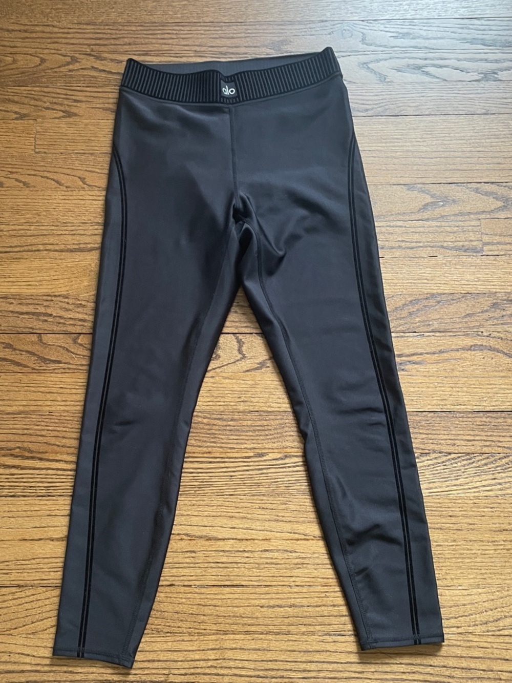 ALO airlift high waisted 7/8 line up leggings - Picture 4 of 8